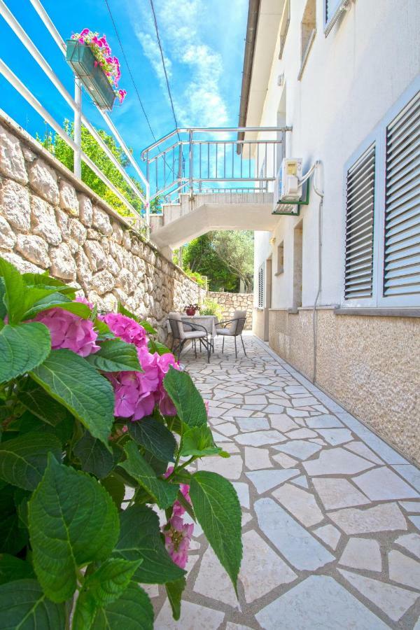 Apartmani Viktorija Jadranovo Kültér fotó