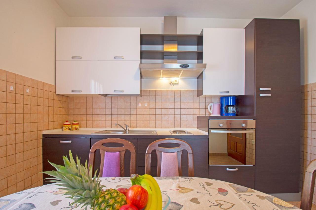 Apartmani Viktorija Jadranovo Kültér fotó